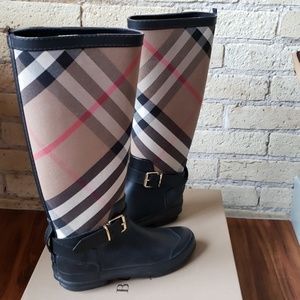 Burberry RAIN boots